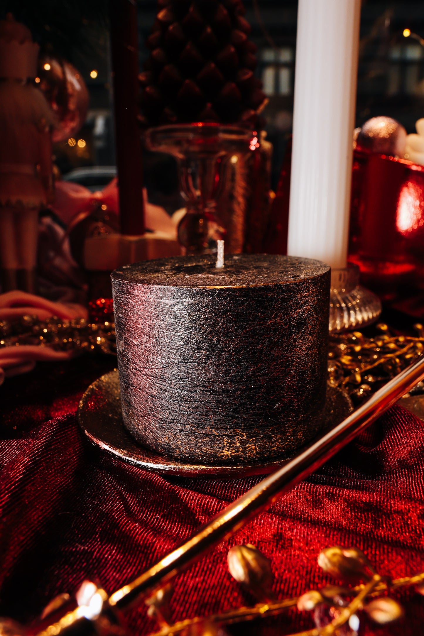Rustic candle "Black with gold "