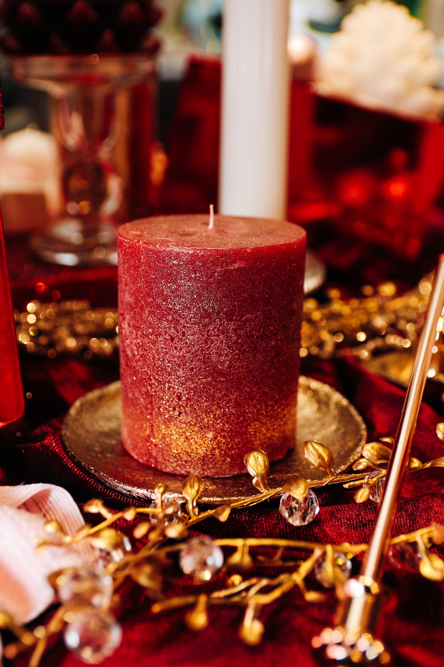 Rustic candle "Red with gold"