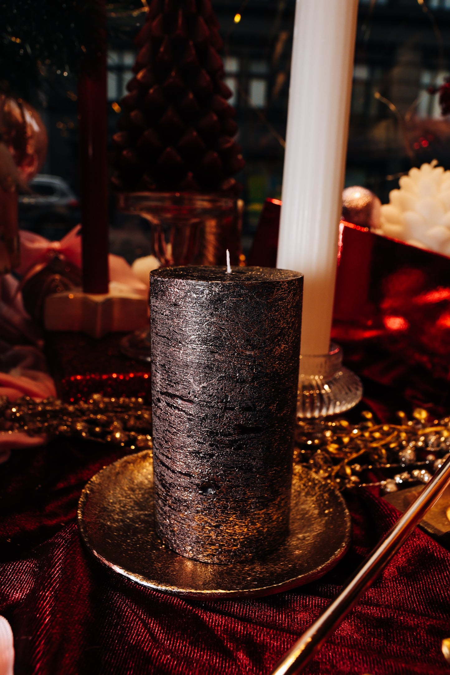 Rustic candle "black with gold"