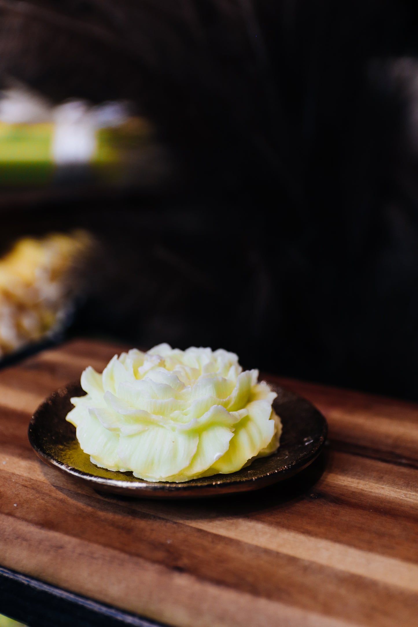 Eco Stearin Figure Candle "Peony Flower"