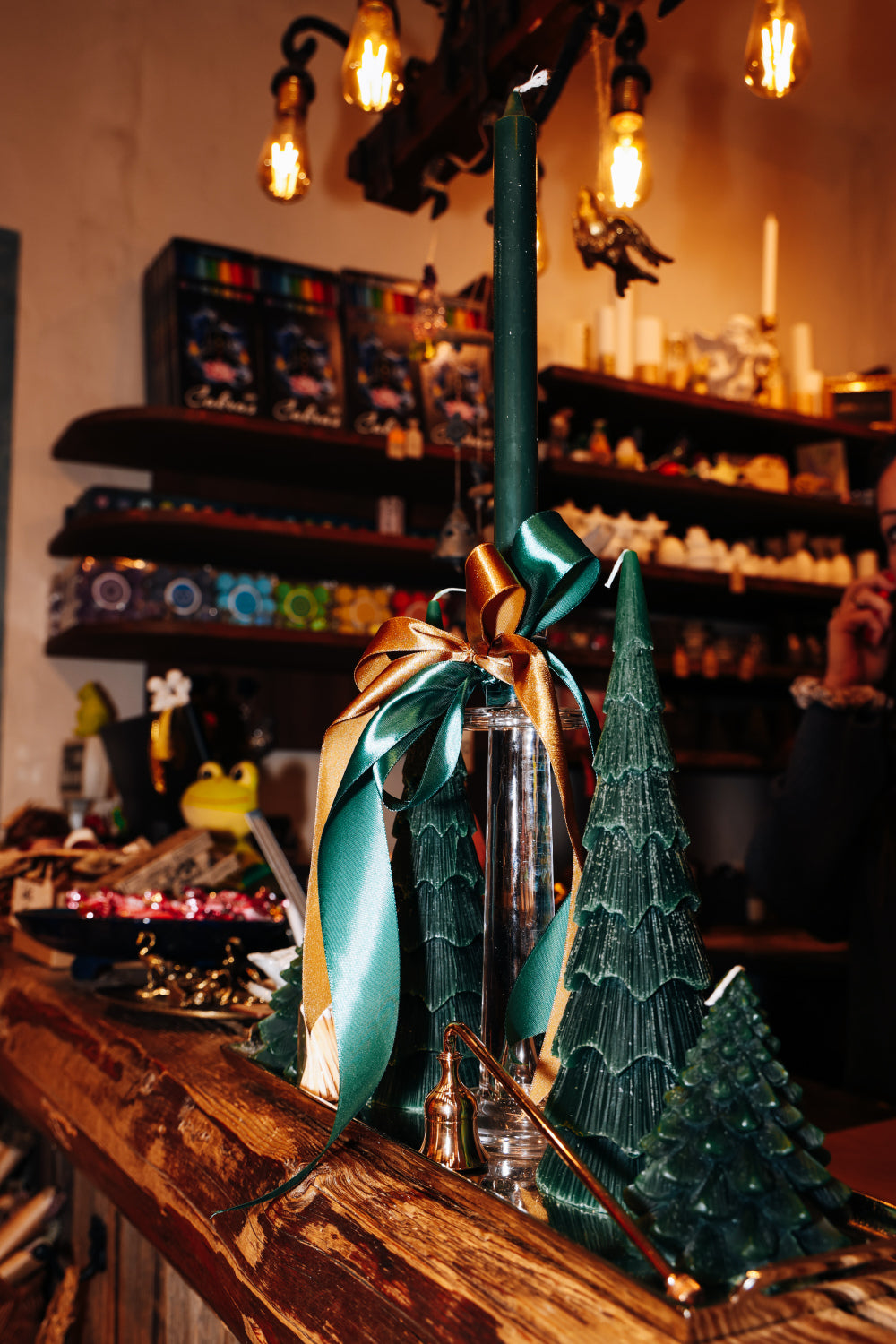 Lielais Ziemassvētku sveču komplekts ar metāla paplāti+dāvanā sērkociņi un sveču dzēšamais