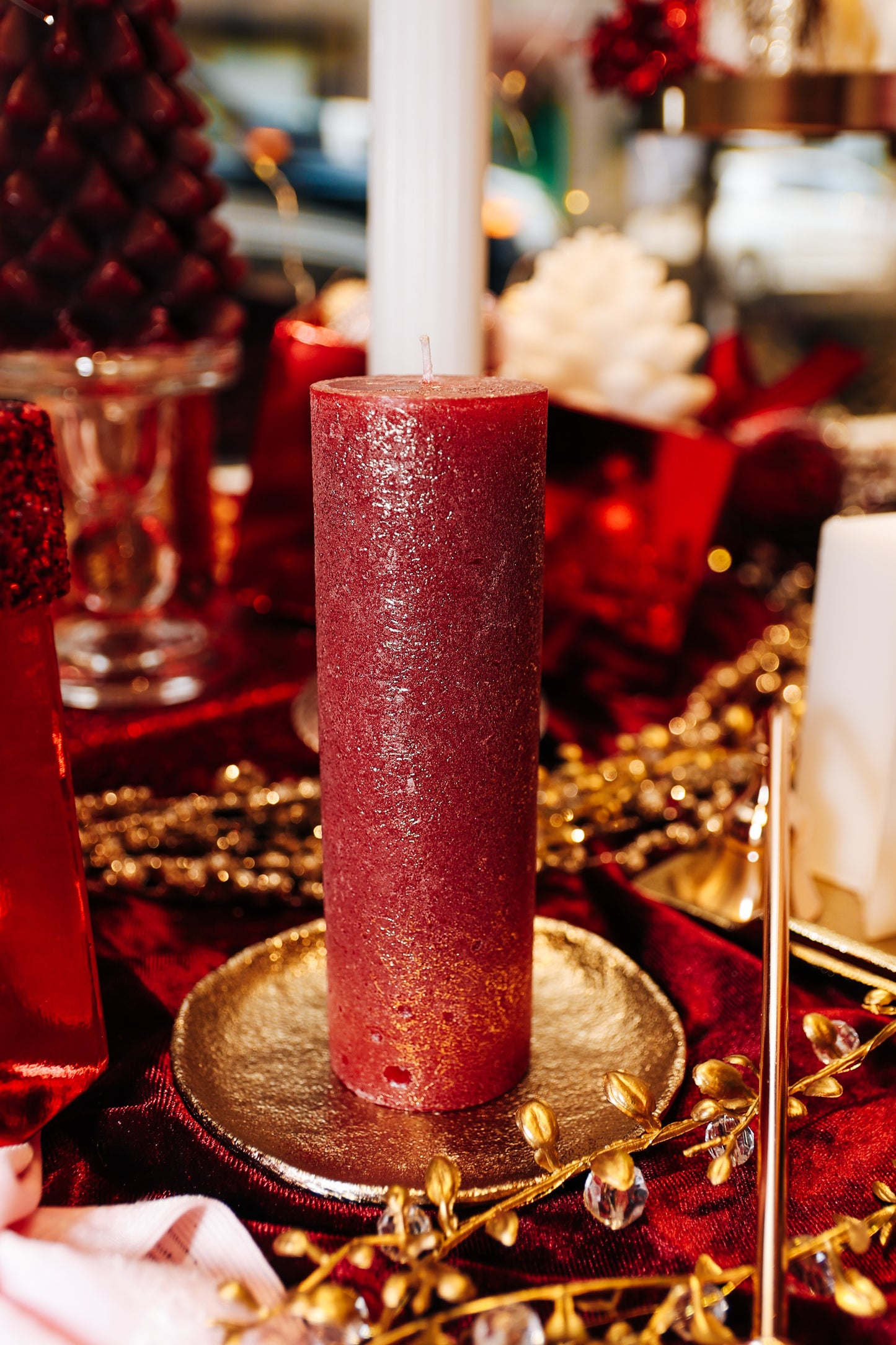 Rustic candle "Red with gold"