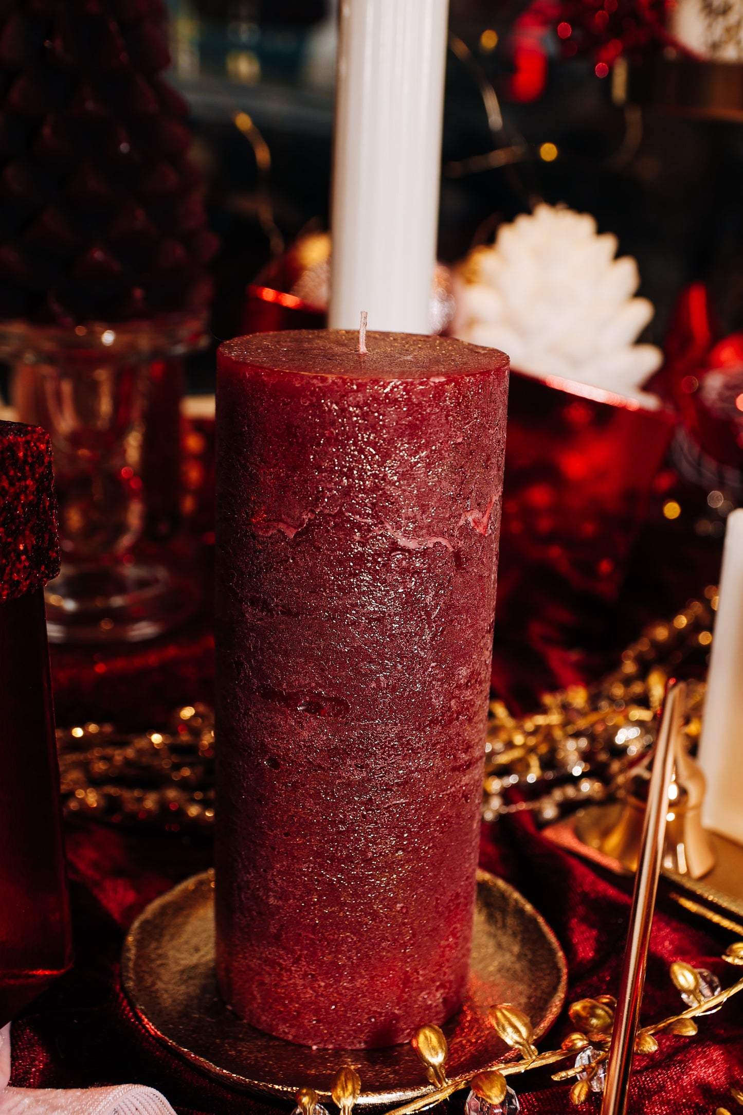 Rustic candle "Red with gold"