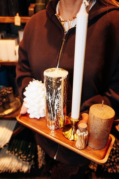 Koka paliktnis 28 × 10 cm – elegants un daudzpusīgs interjera akcents