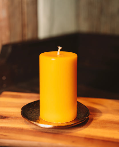 Eko stearīna svece” Tumši dzeltenas krāsas cilindrs”