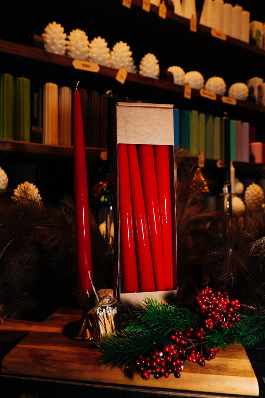 Lux klases lakotas sveces – sarkanas (4 gab.)