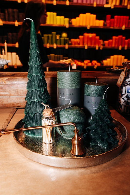 Dāvanu komplekts ar olīveļļas svecēm +dāvanā sveču nodzēsējs sērkociņi