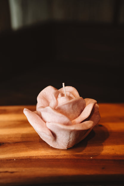 Eko stearīna figūrsvece “Rozā roze ”
