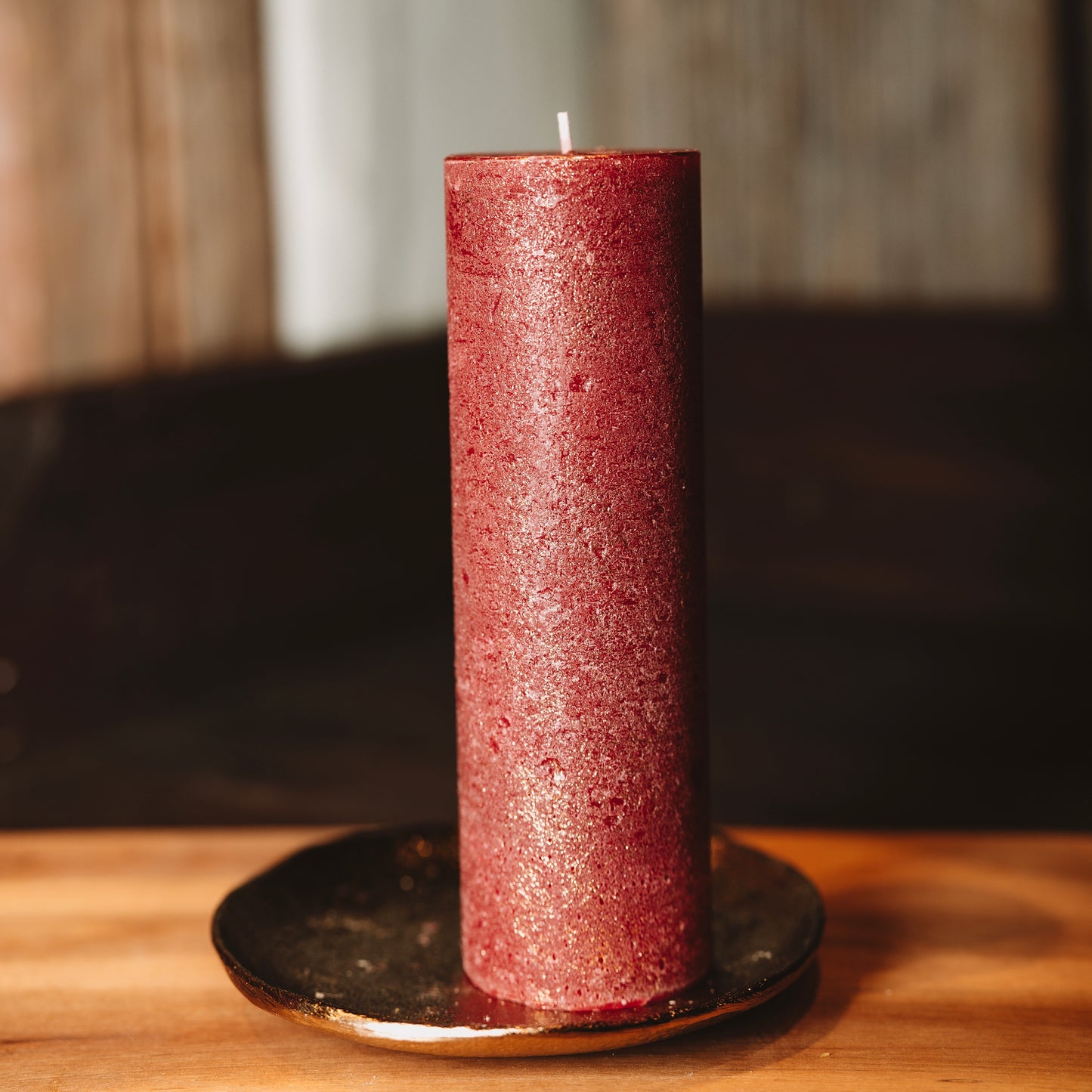 Rustic candle "Red with gold"