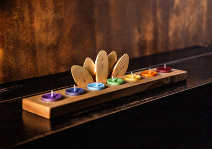 Koka svečturis čakru tējas svecēm “Lotoss” + Dāvanā čakru tējas sveces