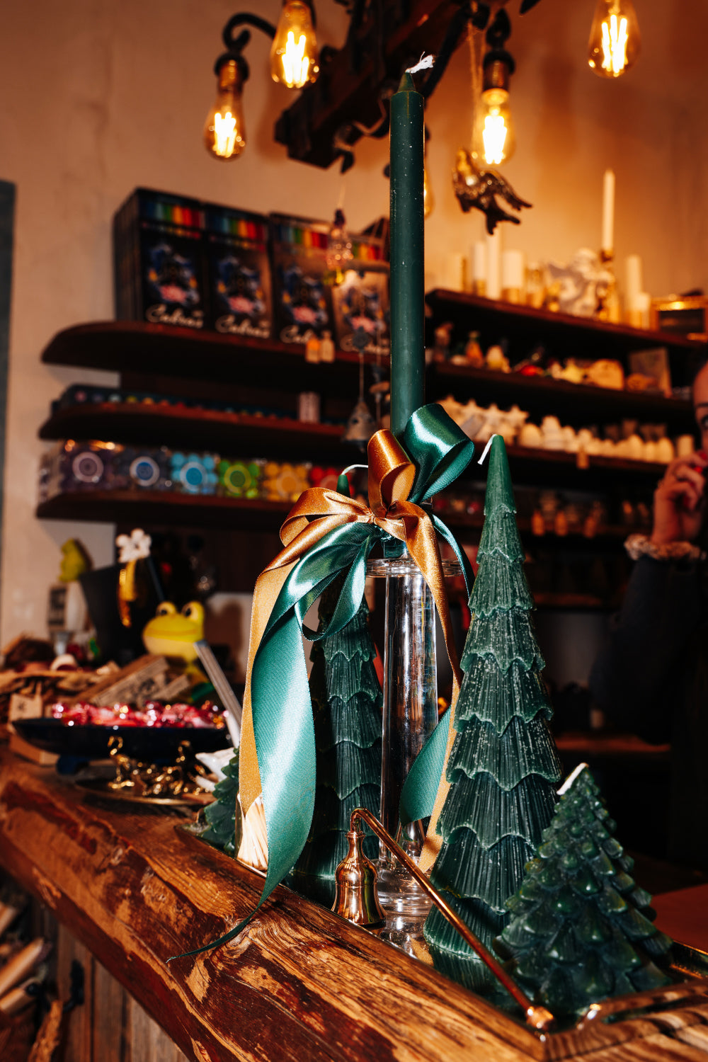 Lielais Ziemassvētku sveču komplekts ar metāla paplāti+dāvanā sērkociņi un sveču dzēšamais