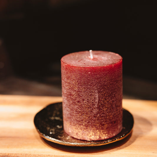 Rustic candle "Red with gold"